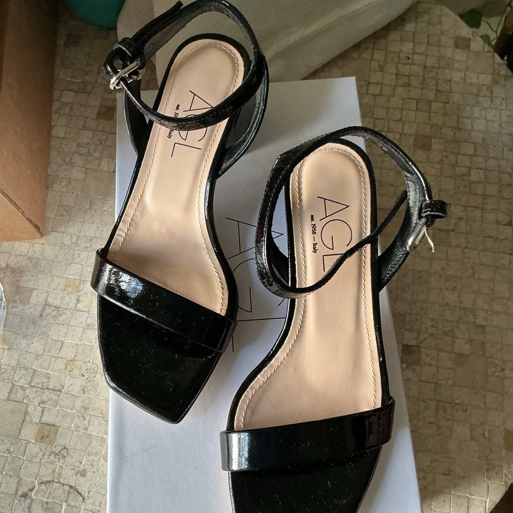 AGL Women's Glossy Black Heels